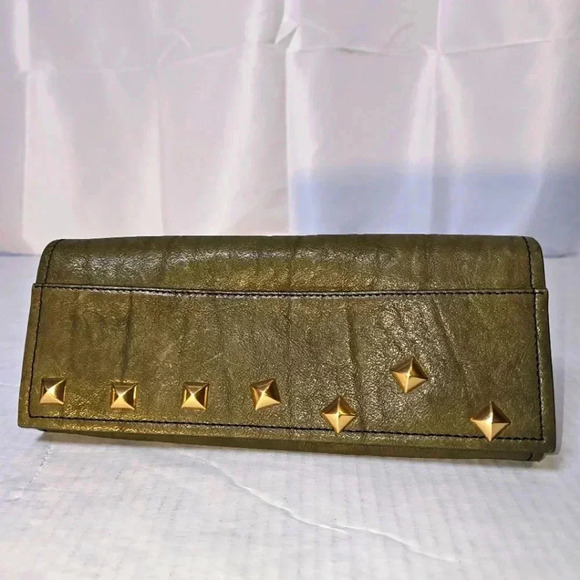 Tre‎ Vero Leather Studded Olive Green Outer Zip Pocket Clutch - Picture 2 of 9